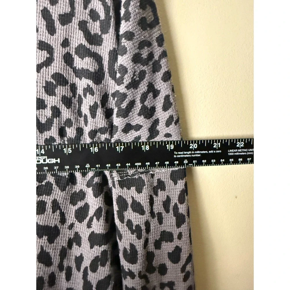 Lucky Brand Long Sleeve Knit Top Womens S Petite Gray Leopard Cheetah Print TH